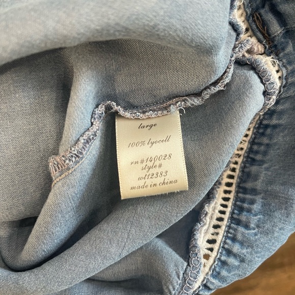 Francescas Alla Off the Shoulder Chambray Denim Blouse - Picture 5 of 5